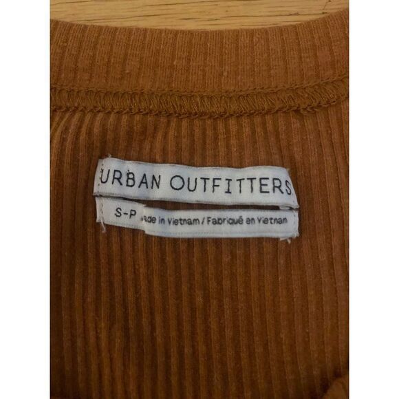 Urban Outfitters women's brown cut out cropped short sleeve casual top sz small - Picture 7 of 8